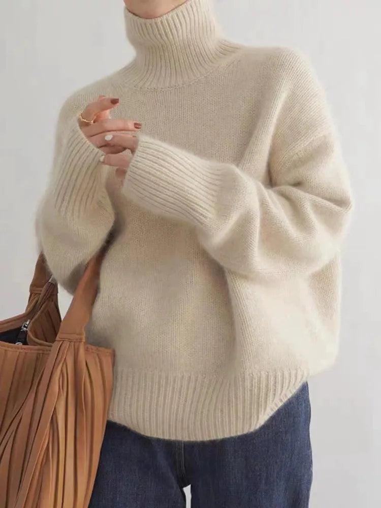 Lena | Soft cashmere sweater with turtleneck