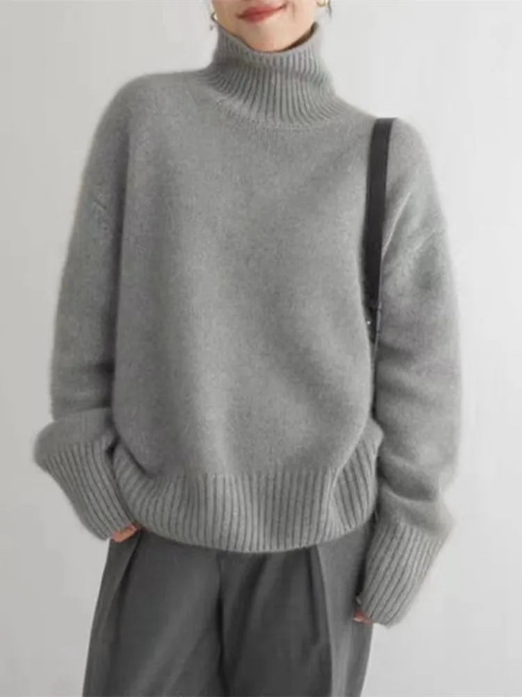 Lena | Soft cashmere sweater with turtleneck